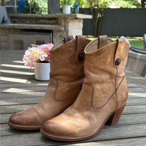 Frye Jackie Leather Button Short Western Booties - Tan - Women 7.5